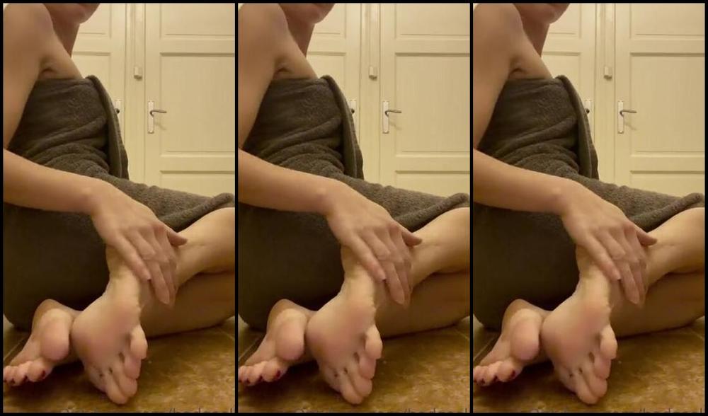 Goddessgaelle Nicknamed Badgaelle Onlyfans En Sortant De La Douche