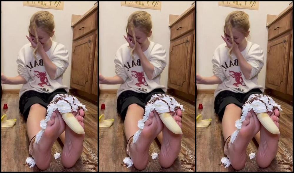 Blondies Toes Onlyfans Come Eat This Banana Split Here S One Full Video Dm Me For The Second Video It S Humiliation J 2