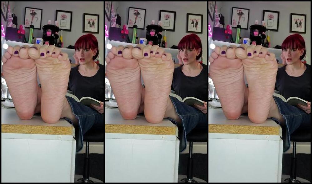 Miss Behavin Aka Misbehavedxoxo Onlyfans Roleplay Sitting In A Library Feet Propped Up Reading You Come In And Sit Right 5T