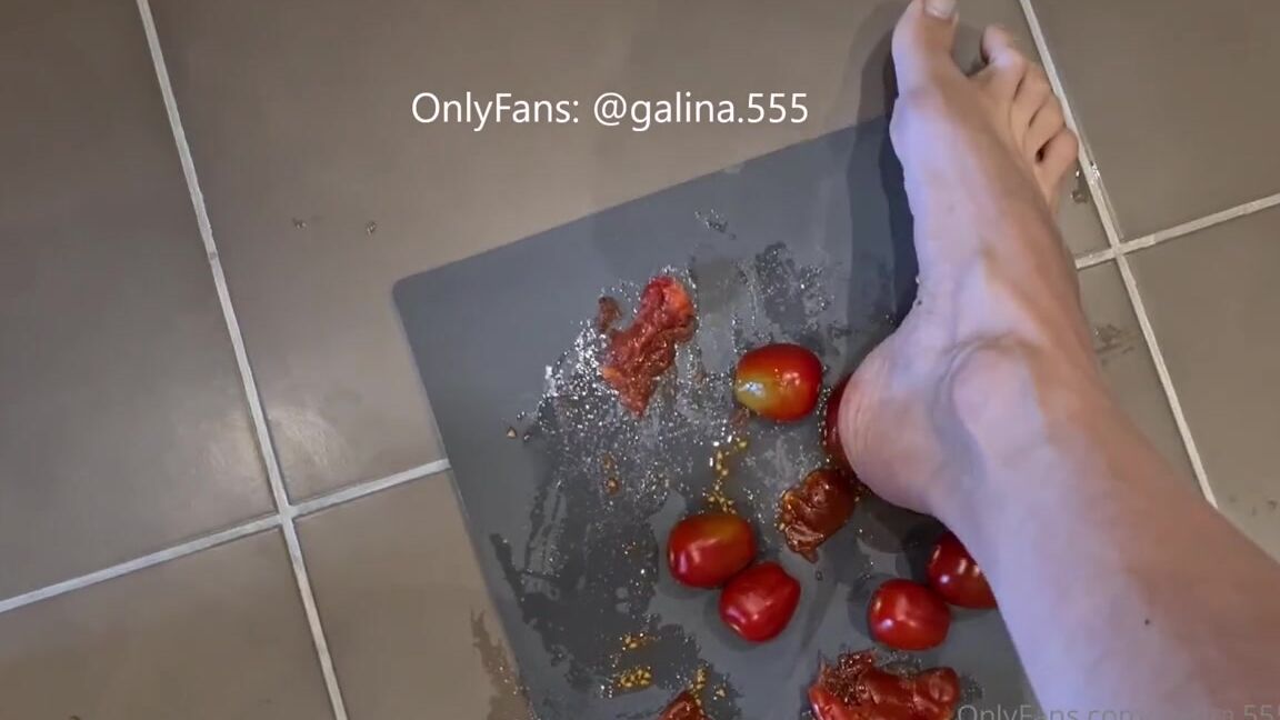 Footish Queen Galina Nicknamed Footishqueengalina 11 30 2021 Onlyfans Video Stepping On Cherry Tomatoes With My Toes And Feet Enjoy The Asmr Experience