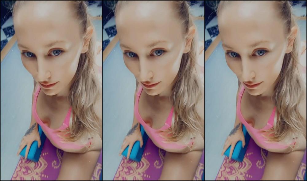 Kimkerotika Is Flexy Sexy