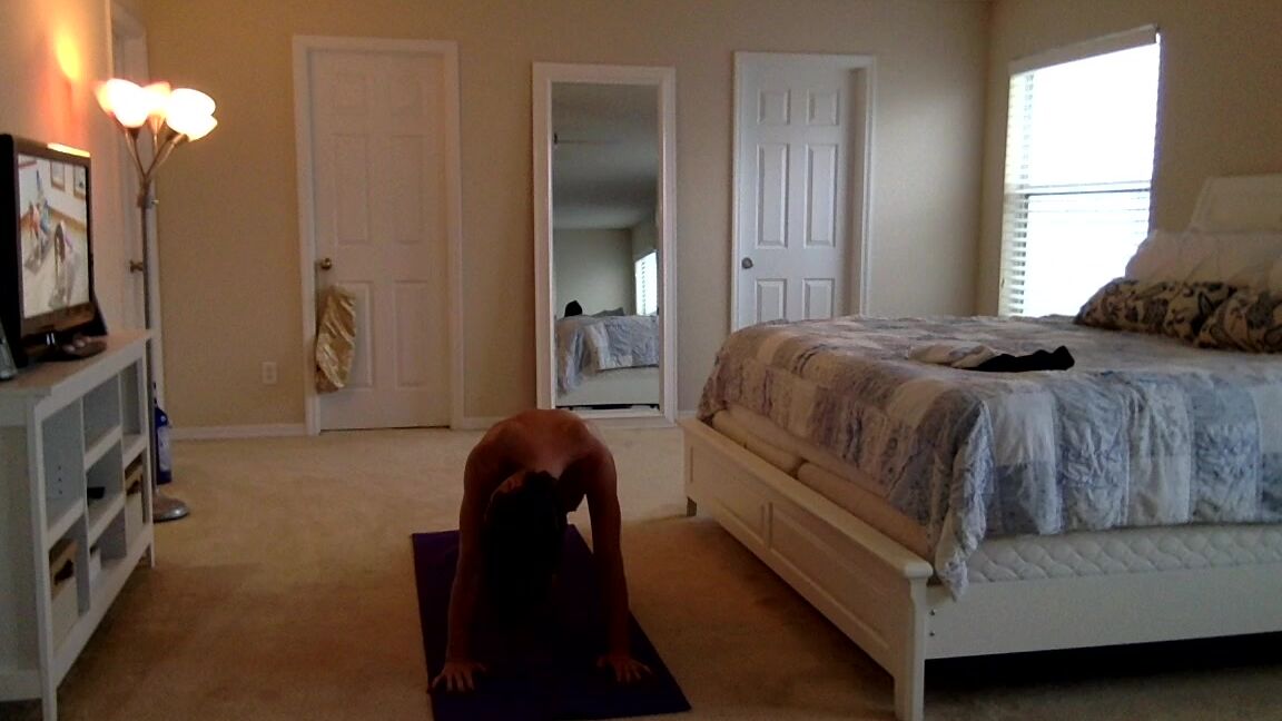 lauranvickers-naked-yoga Manyvids