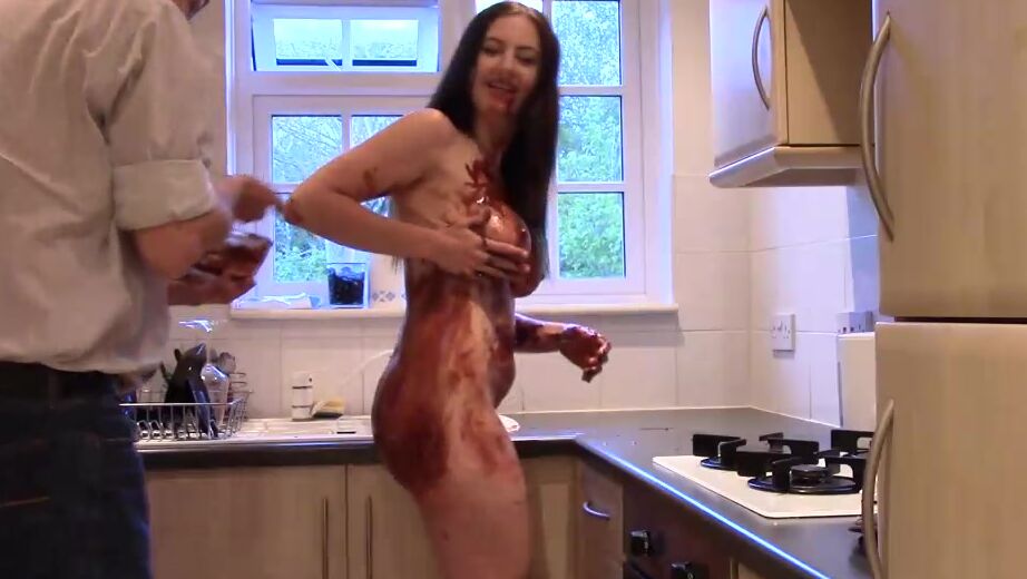 Simon Bee Glamour Tindra Frost Covered In Chocolate