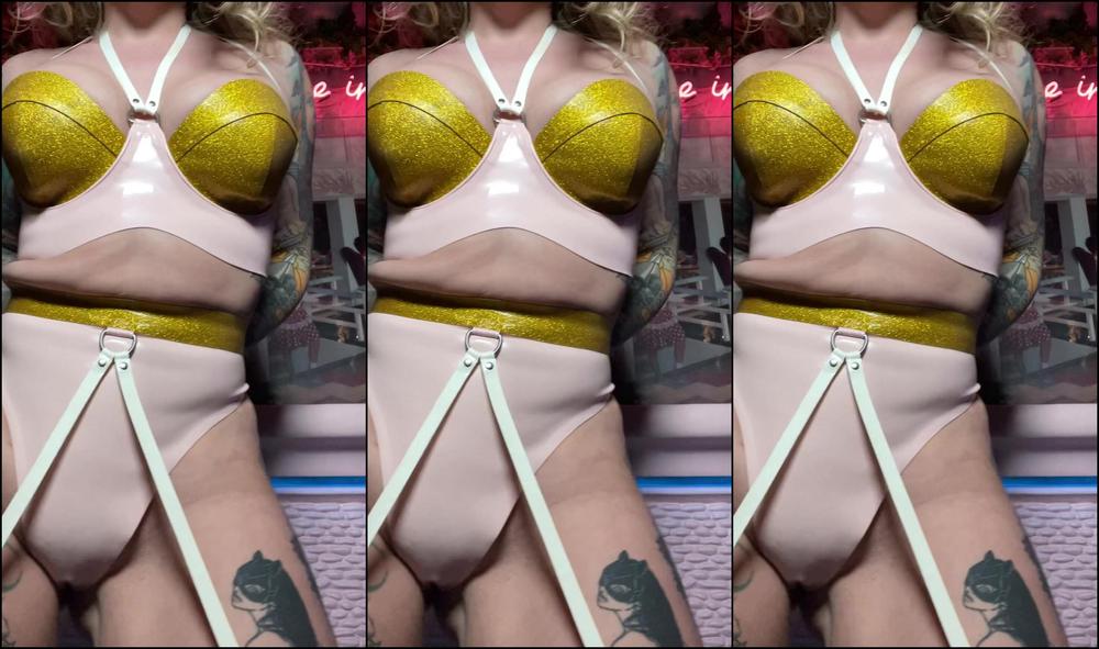 Ava Austen 2042159639 02 26 2021 New Latex In Love With It Being Silly On Set Yesterday Shaking My Ass