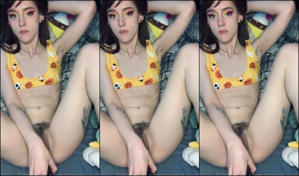 mimikyuchi-08-06-2021-2130468528-2-minutes-of-me-playing-with-my-toy-could-you-tell-i-was-a-lil-down-i-felt-like-may