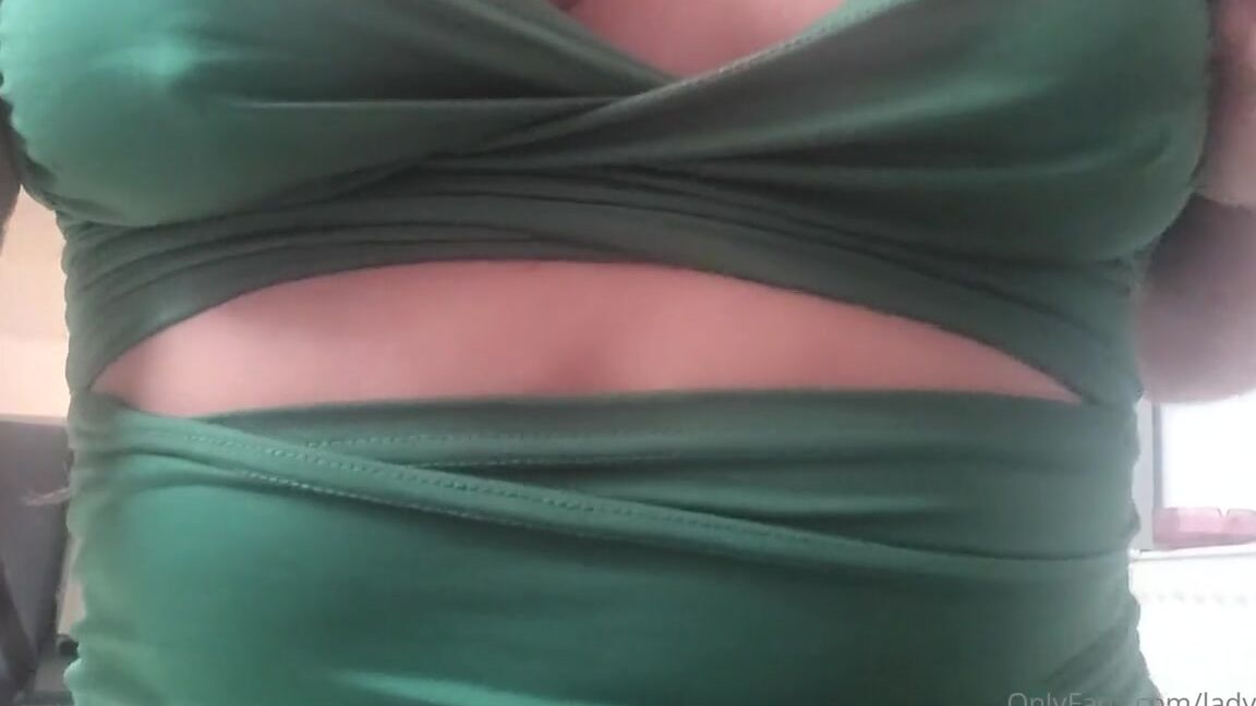 Lady Shayqoscuckoldress Nicknamed Ladyshay 03 05 2024 Onlyfans Video Worship My Titties O4Z8