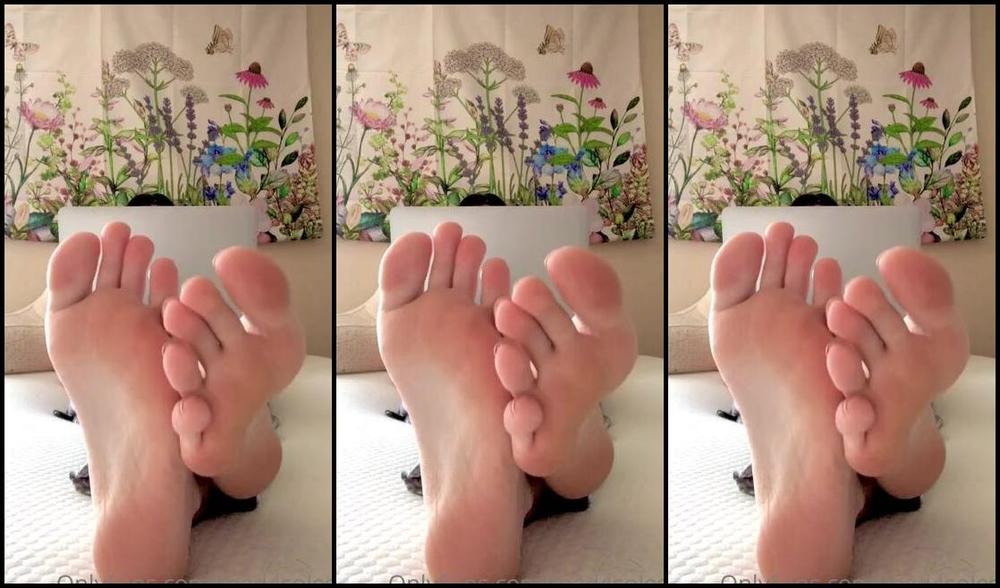 Goddess Mads Nicknamed Mad4Soles Onlyfans Enjoy My Perfect Crossed Soles My Laptop Is Being Dumb Doesn T Want To Upload From My Camera