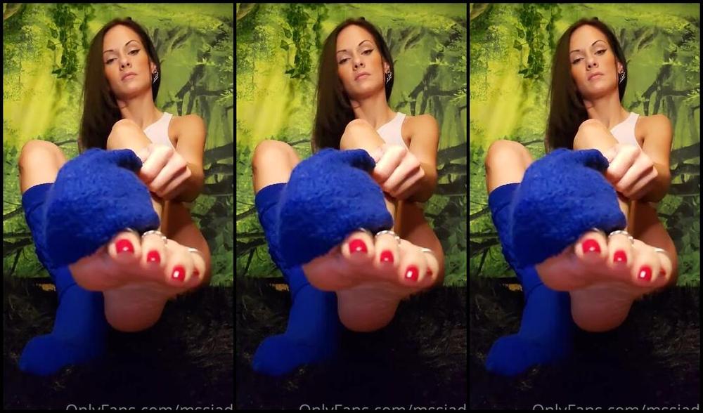 Mssjada Nicknamed Mssjada Onlyfans Sensual Sock Tease And Foot Worship A Little Over 3 Minutes