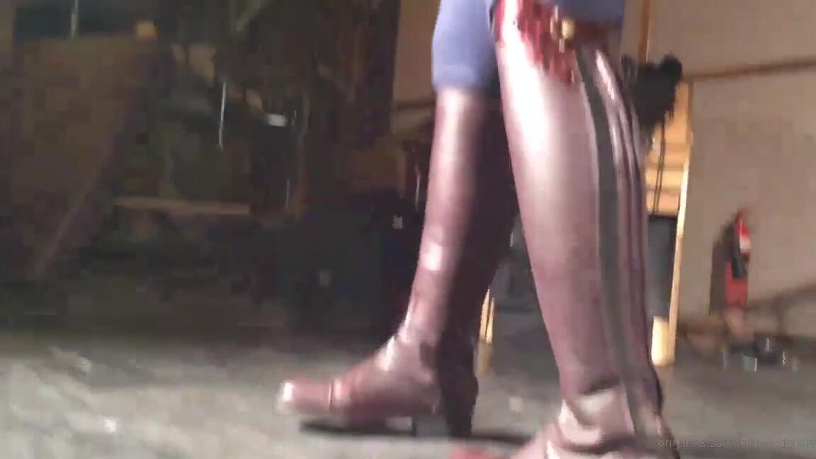 Vivienne L Amour Aka Vlproductionsuk Onlyfans Caged Sub Is Trampled