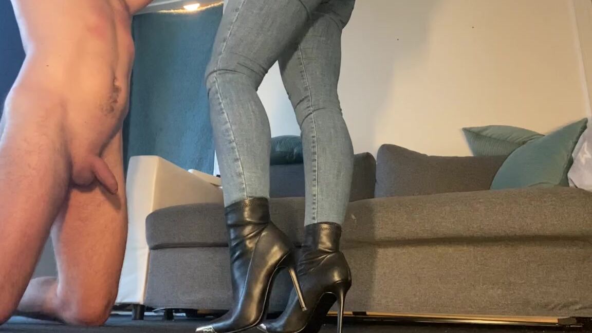 Goddess Bella Aka Thecruelmistress Onlyfans Balldestroy Slaveofbellanr2 8Fp