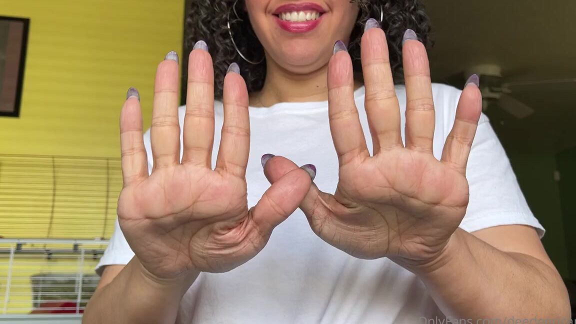 Deedeericanfeet Onlyfans As Requested Hand Fetish And Toes In This View Swipey 2