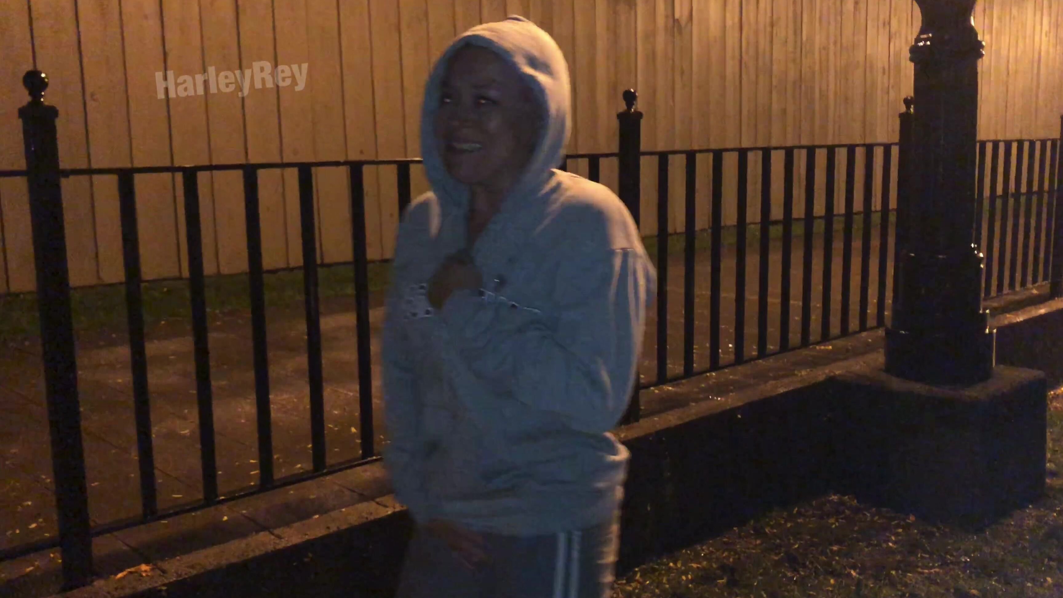 harleyrey Desperate pants wetting in public park Manyvids