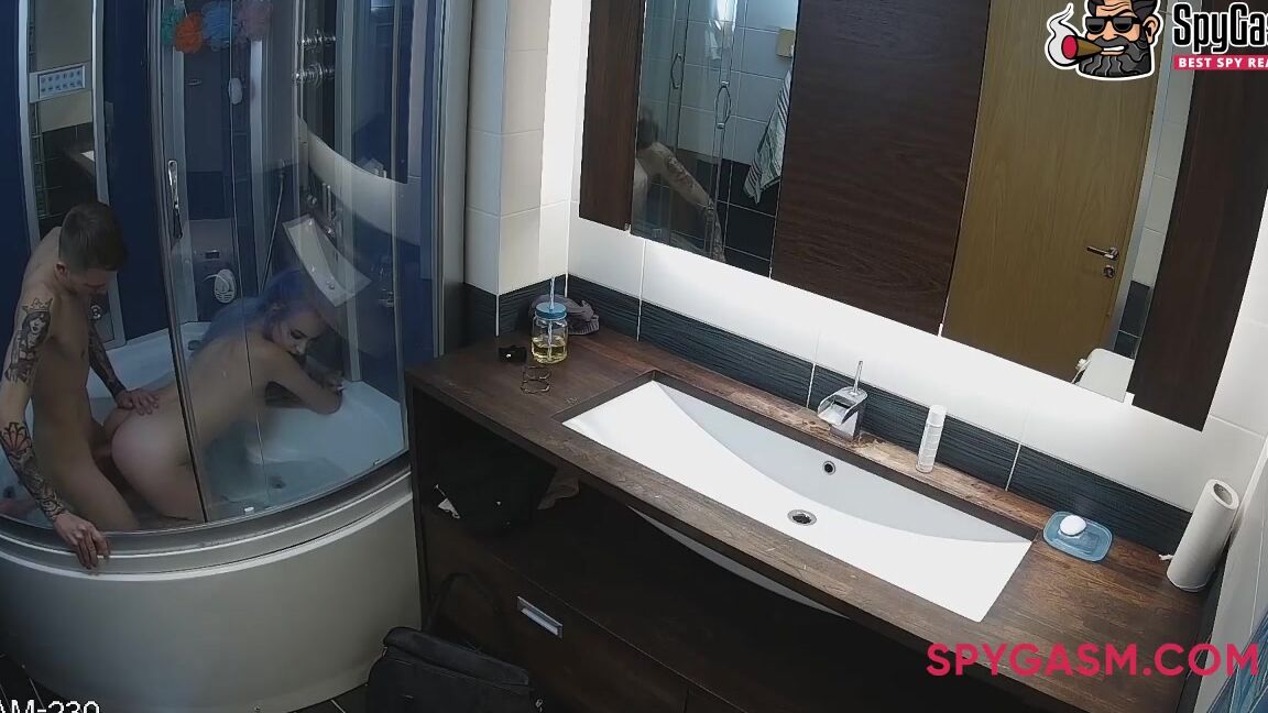 Spygasm Amateur Group Sex In The Bathroom