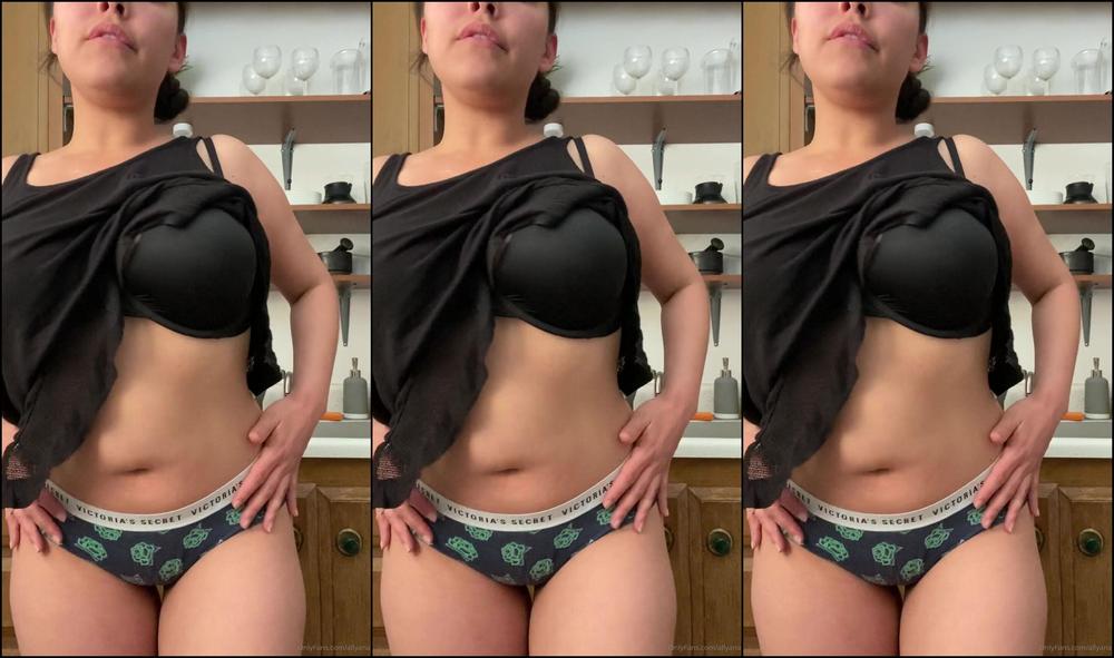 Allyanaamore 142769659 02 05 2020 Little Twerk Amp Booty Slapping After Class Craving That Cock