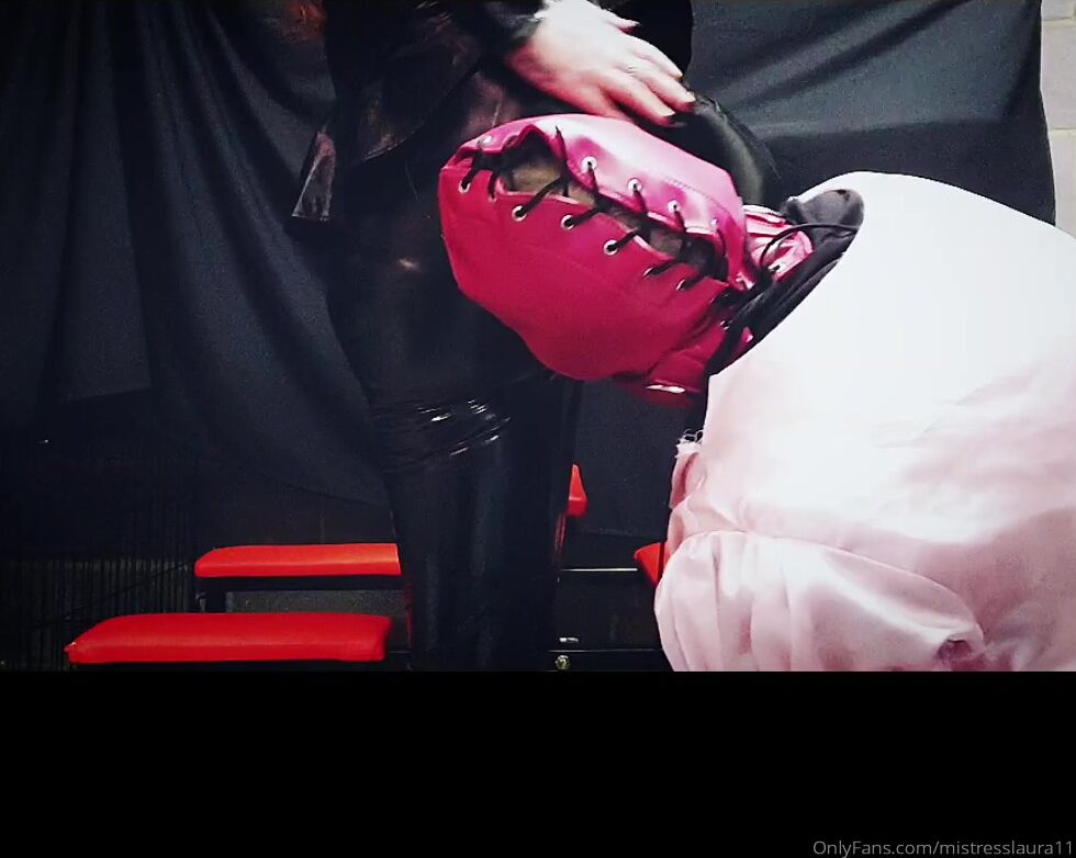 Mistresslaura Full Clip Dressed Head To Toe In Pvc I Allow My Lucky Submissive To Worshi