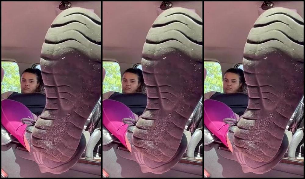 Pediqueensoles Nicknamed Pediqueensoles Onlyfans My Post Gym Feet Will Have You Nutting In Your Pants