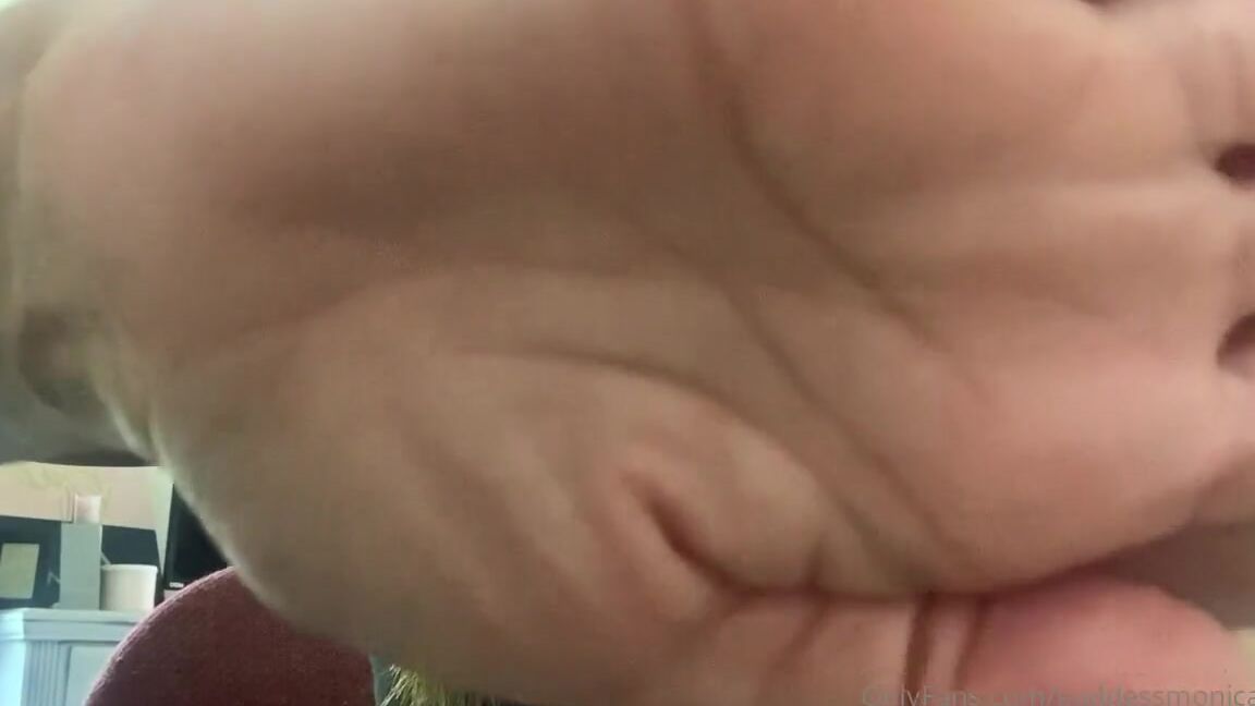 Goddessmonica00W Onlyfans Hand Fetish Hand Over Mouth 2P