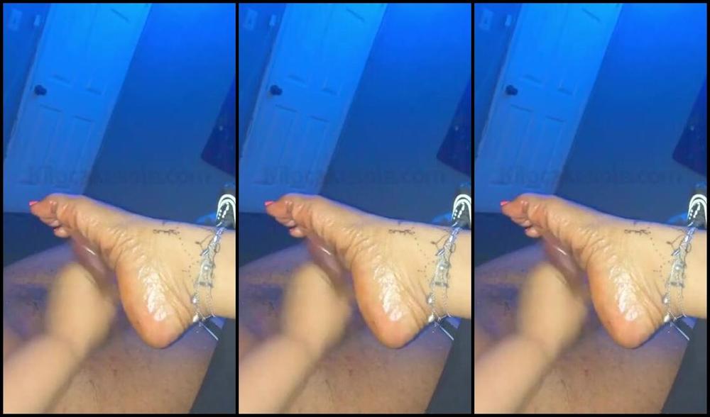 Atlfootjobqueen Aka Kilocakesole Onlyfans Rubbing His Dick Across My Sole Until He Explode