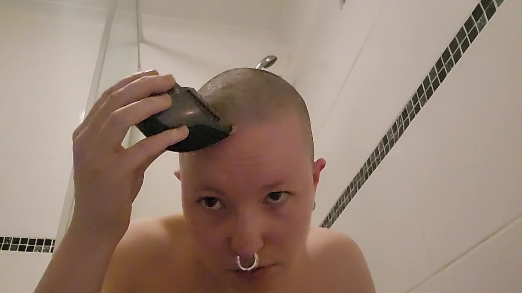 Erynrose Join Me For A Quick Little Headshave And Chat