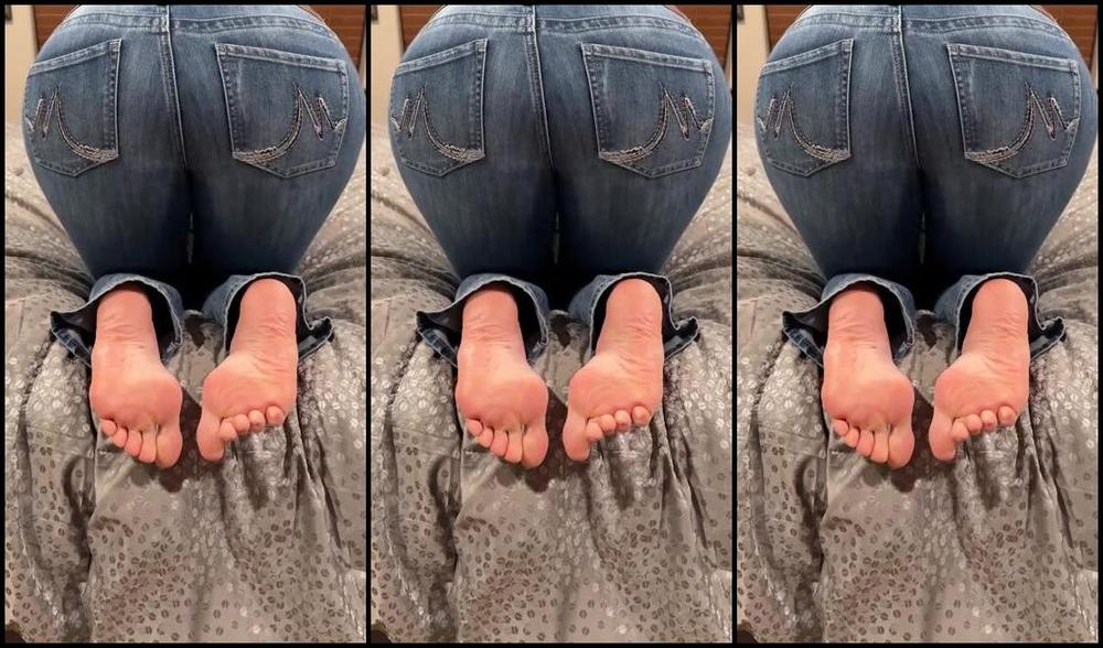 Solemate91 Nicknamed Solemate91 12 02 2024 Onlyfans Video I Hope You Have A Thing For Mom Butts And Feet