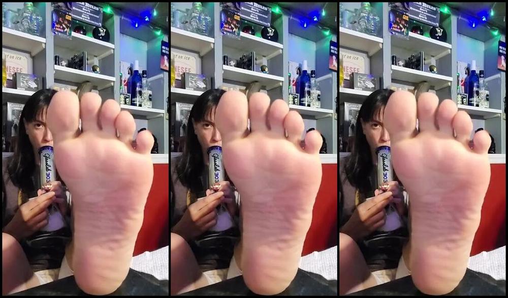 Crystal Paris Nicknamed One Lonely Foot 08 14 2025 Onlyfans Video Randoms From The Week 0Ofl