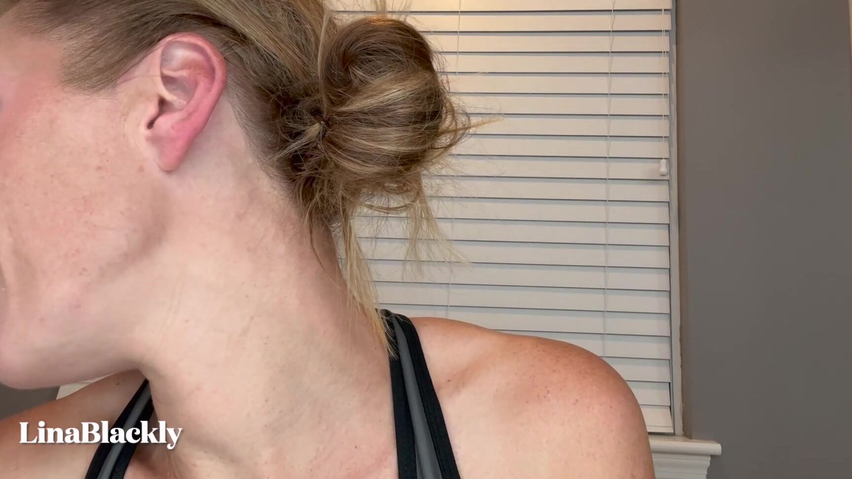 Linablackly Eating Red Lipstick Humiliation Manyvids