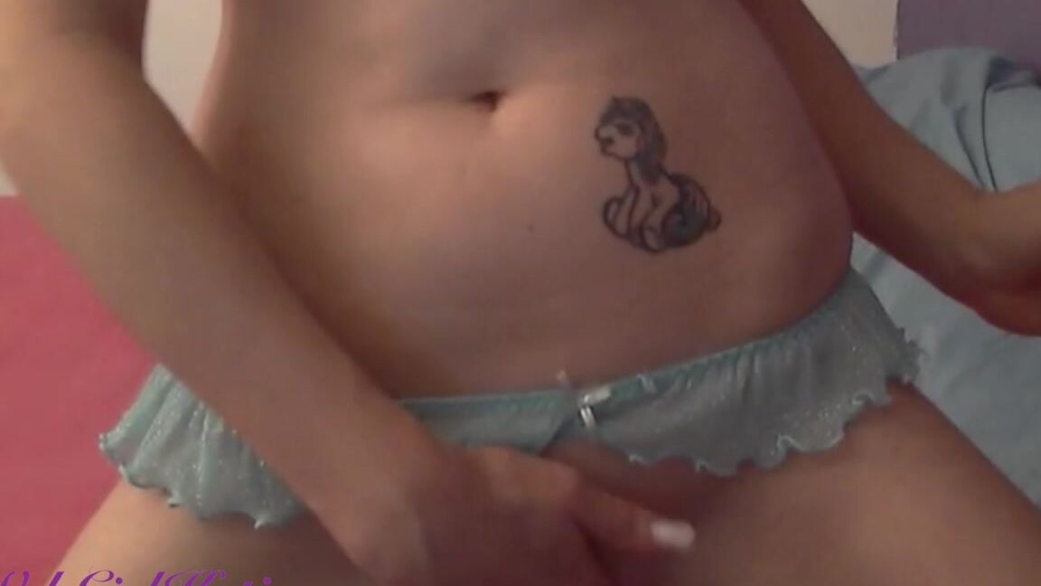 Amateur, Blonde, Lotion/Oil Fetish, Oil, Vibrator webgirlkatie topless oil rub and vibrator play ManyVids