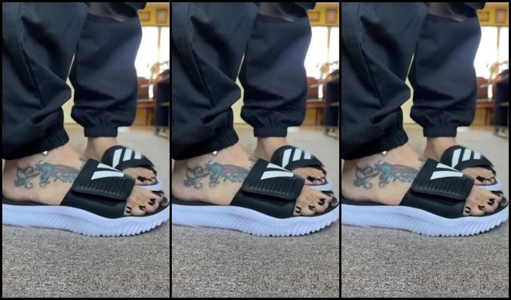 Deedeericanfeet Onlyfans As Requested In These Adidas Slides