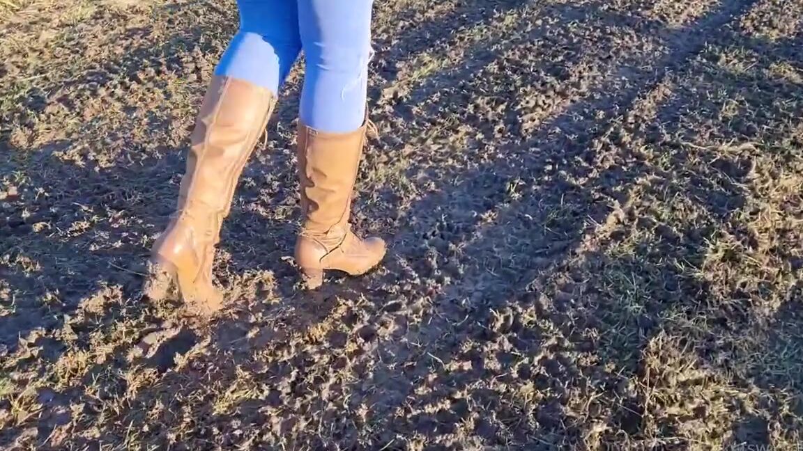 Kats Worn Heels Nicknamed Katswornheels Onlyfans Very Muddy Walking