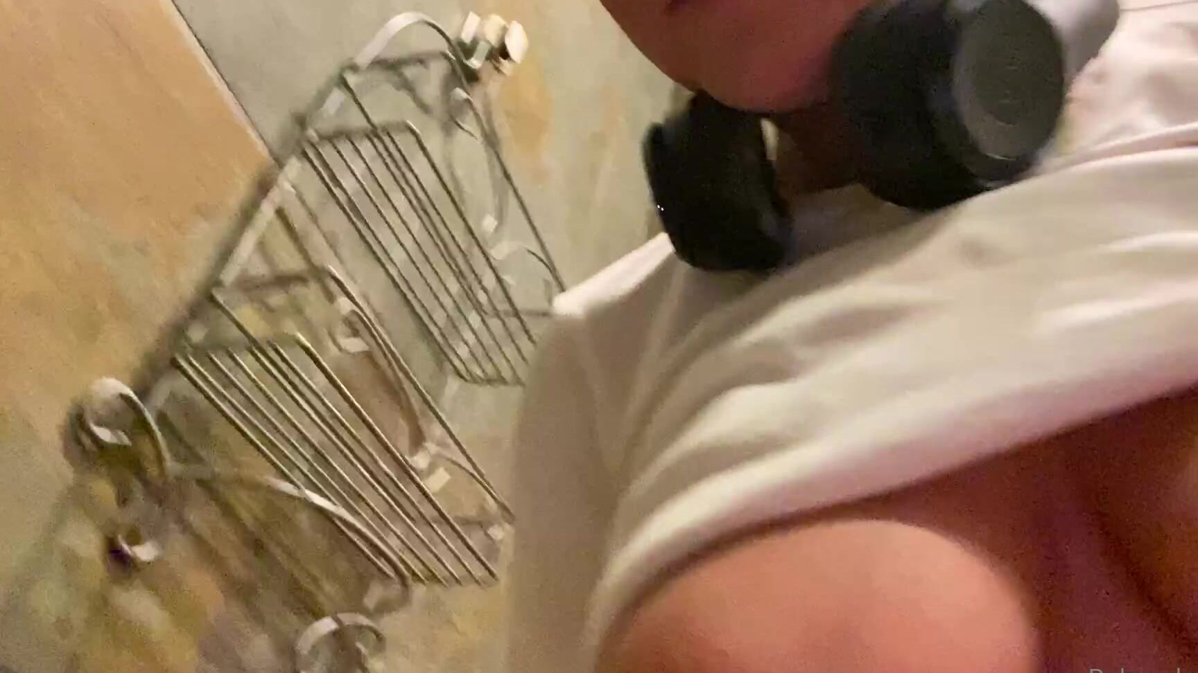 Rahyndeejames The Fabric Of My Shorts Kept Rubbing My Clit So I Couldn T Help Me Self I Was Throbbing