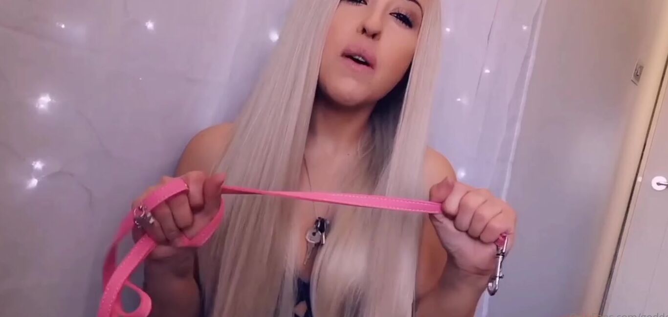 Miss Evie Lock Nicknamed Missevielock Onlyfans Good Morning My Weak Little Pets I Want You On My Collar And