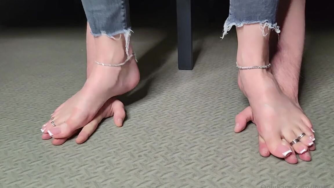 Sexy Lenasdiary Onlyfans 592154340 Barefeet Hand Tramplingp