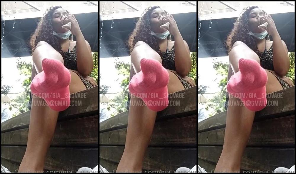 Gia Sauvage Nicknamed Gia Sauvage Onlyfans I Can Make You Explode With My Feet While I Eat My Ice Cream Sniff And Might Give You A Little Tas