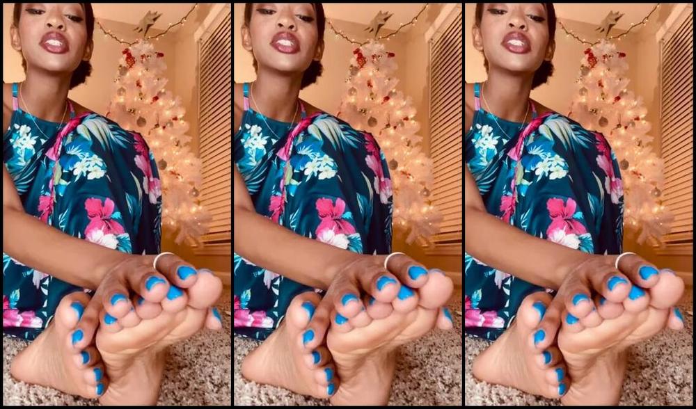 Charming Foxxy Nicknamed Charmingfoxxy Onlyfans I Want You Entranced By The Sound Of My Voice My Beauty My Charm I Want