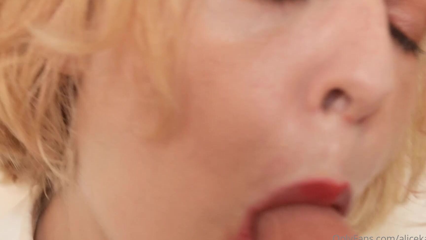Alicekarina Hmmm Kinda Miss The Blonde