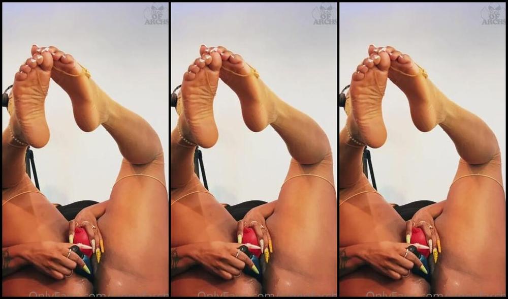 Janeofarchs Onlyfans Its A Rainy Day And Me And You Are On The Couch Look At You Getting Hard I See It Throbbing Throug