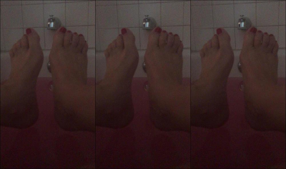 Danadearmond My Wet Feet