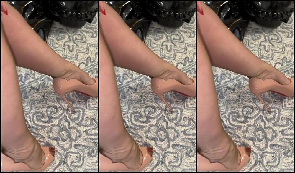 Miss Harriet Nicknamed Redtoes Onlyfans Hot Boss Has A Surprise For You 25