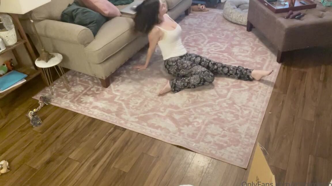 Mary Rose Love Nicknamed Maryroselove69 Onlyfans Breathe In Burp Out