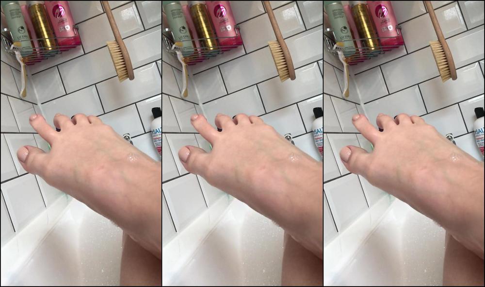 Goddess Gynarchy Arkly Pretty Toes Soft Soles In The Bath Tub
