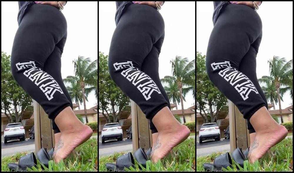 Goddess See Nicknamed Soles 4Ursoul Foot Fetish 02 02 2021 Onlyfans Video Neighbor Vibes Oab