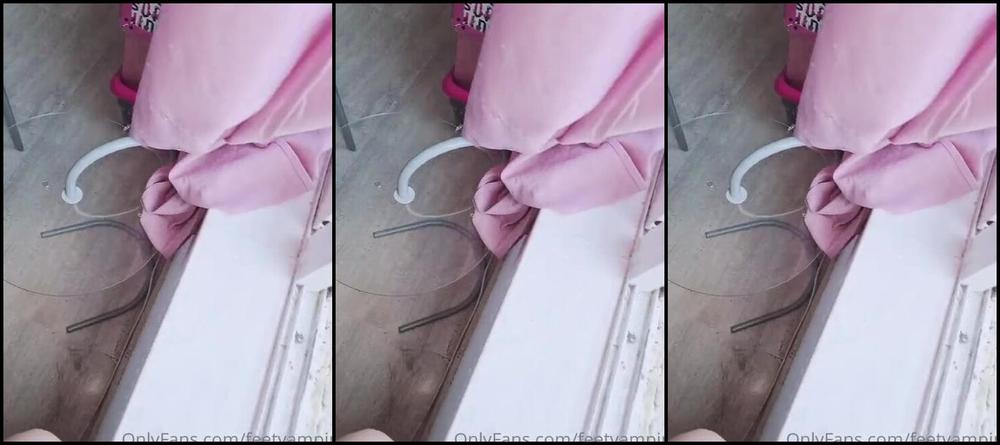 Feetvampire Nicknamed Feetvampire Onlyfans Video 1412