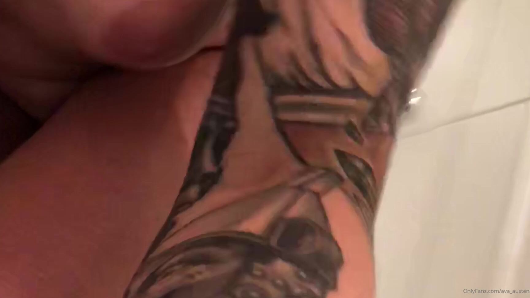 Ava Austen Video Combo Bath Shower Putting On A Show With My Curved Dildo In The Bath And Showing