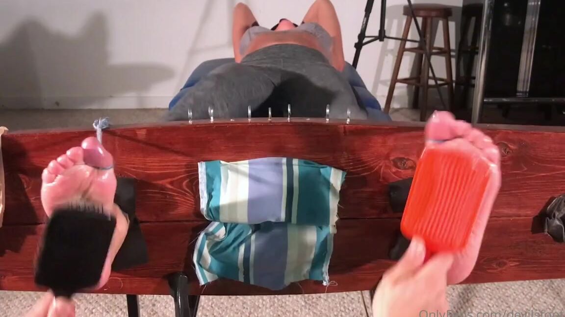 Devilsfootstool Onlyfans Veronika Tickled In The Stocks Parts 1 4
