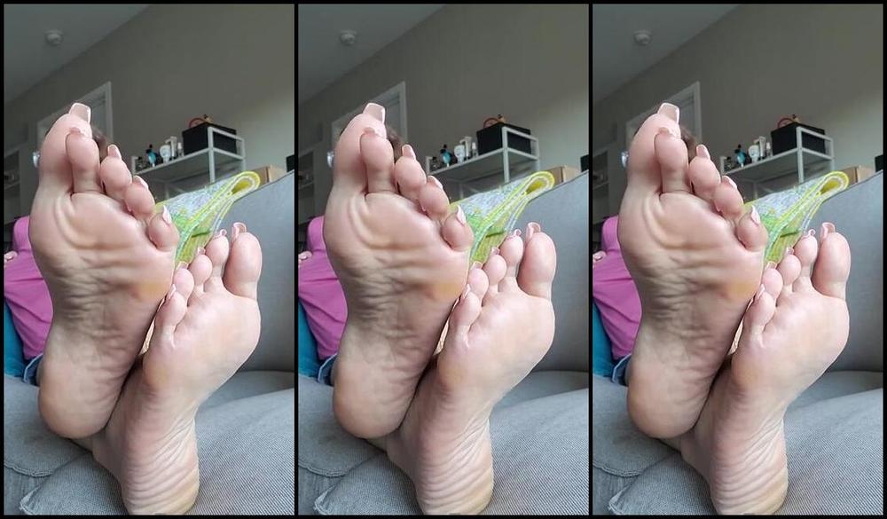 Tropical Tootsies Nicknamed Tropicaltootsies Onlyfans Stroke To My Soles Make Me Watch You Instead