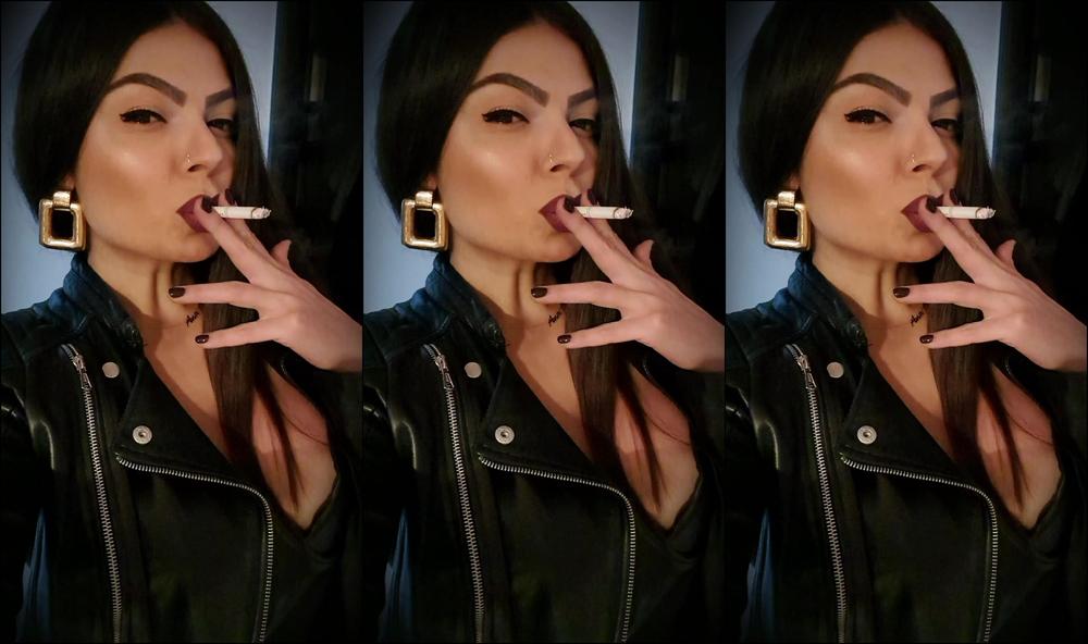 Goddess Domdeluxury Pay Your Respects And Paychecks To Your Boss Babe