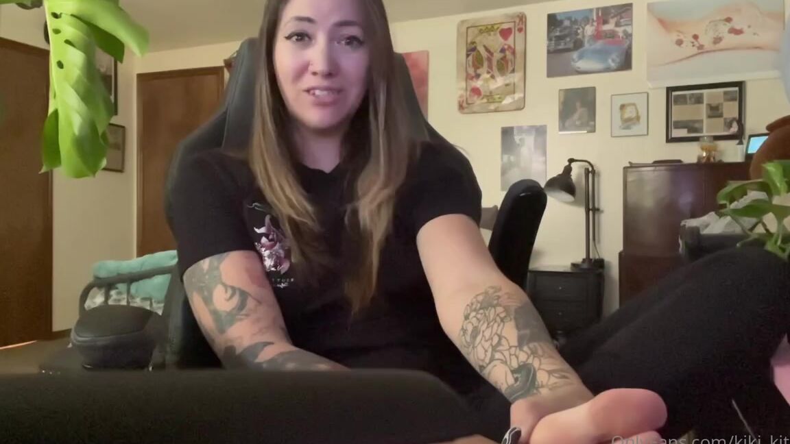 Kiki Kitsune Nicknamed Kiki Kitsune 07 08 2022 Onlyfans Video You Won Against Me Online But Your Prize Is A Weird Request Slight Humiliation Joi Foot Tease