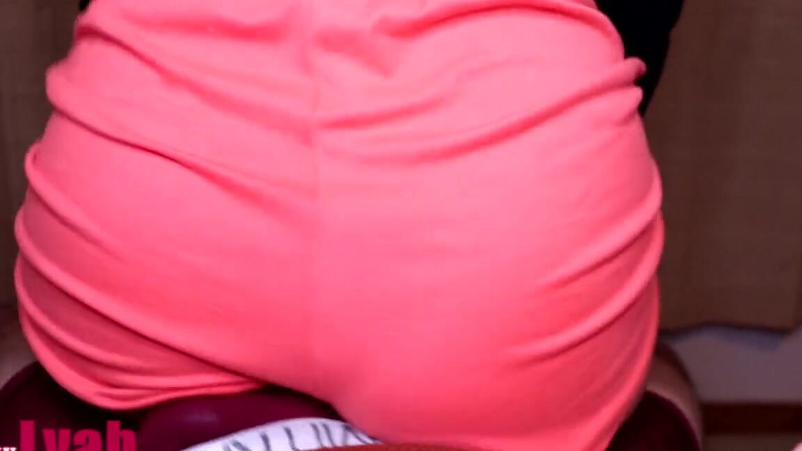 Sexylyah Nicknamed Sexylyah Onlyfans Hot Lap Dance In Orange Shorts