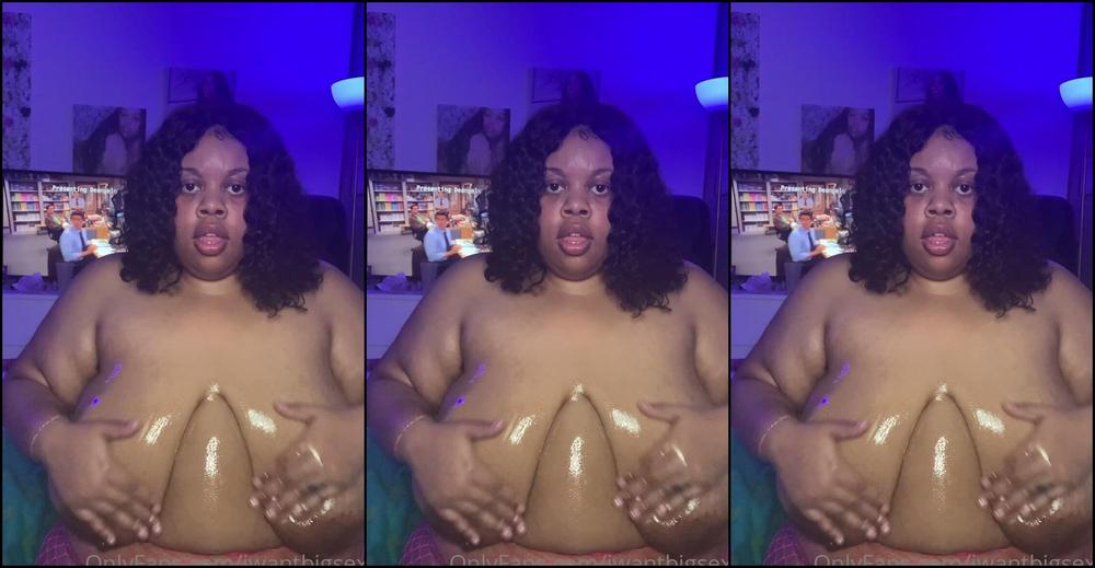 Iwantbigsexy 2611228535 09 22 2022 Wouldn T You Love To Get Your Fat Dick Between Here Right Now