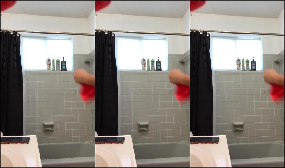 Tyler Steelxxx Showers Are Fun With Friends